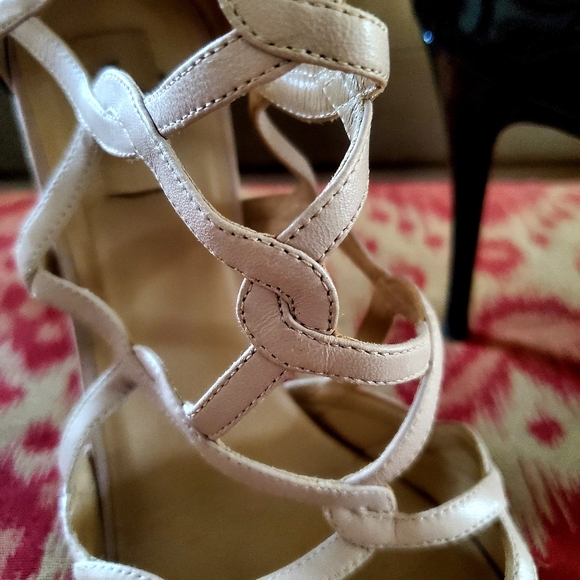 💯 Valentino Caged Vamp Booties - Picture 8 of 15